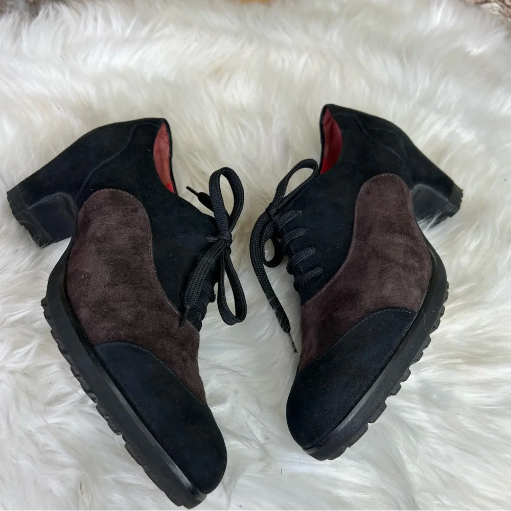 PAS DE ROUGE Black and Brown Suede Spectator Lace-Up Oxfords, 38.5